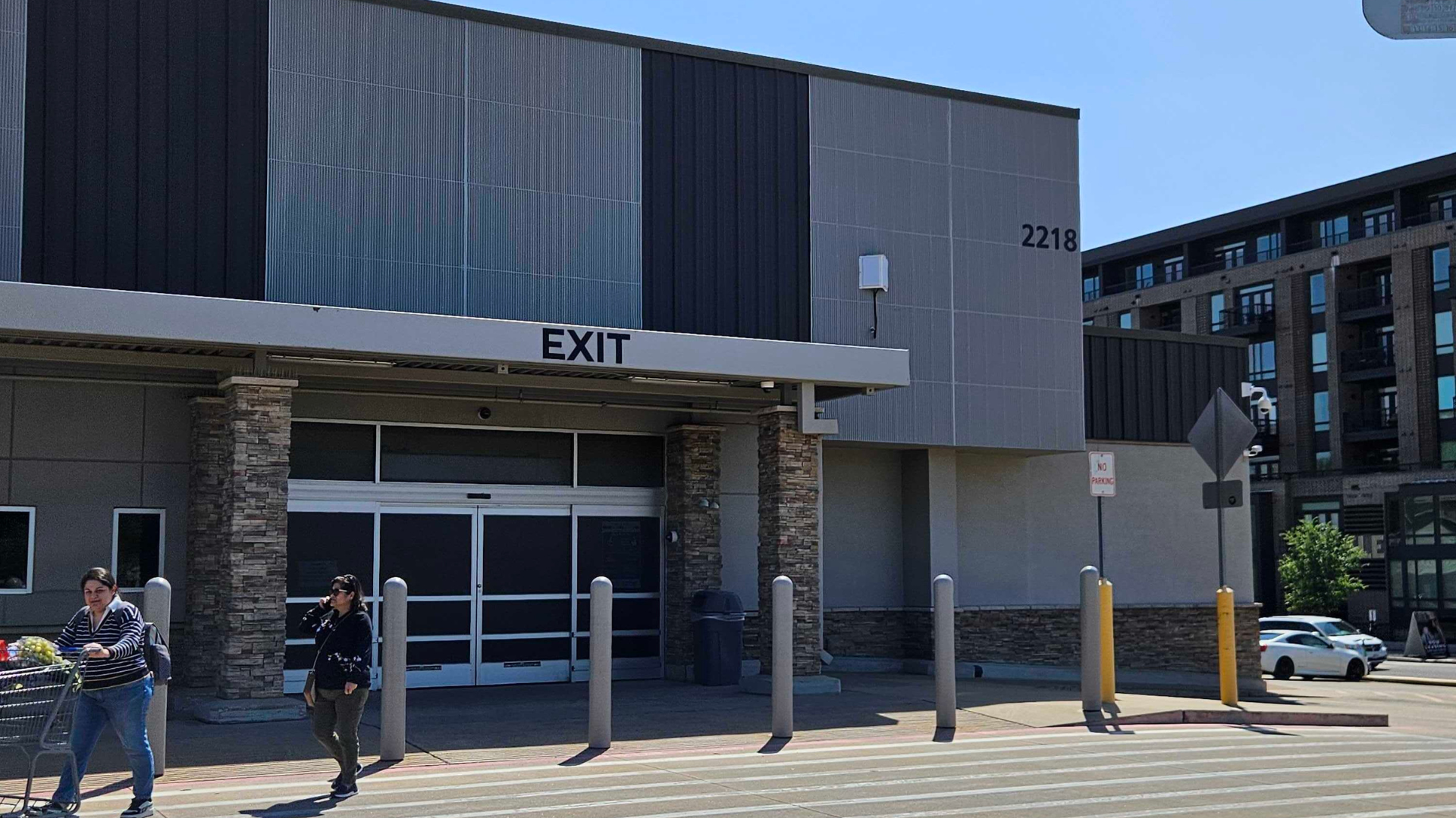Apogee antenna mounted above a big-box store entrance
